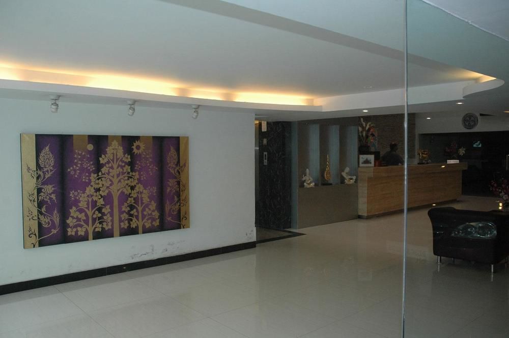 Hotel Swaran Palace Делхи Екстериор снимка